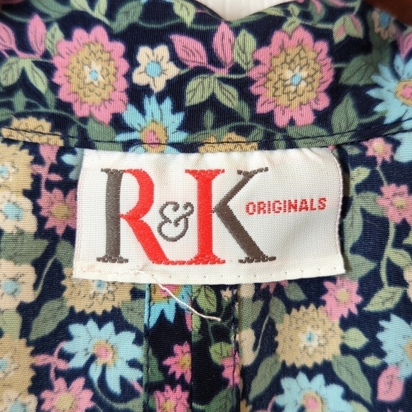 R&K Originals 90's Vintage Floral Short Sleeve Button Down Slit Back Blouse M - Picture 4 of 12